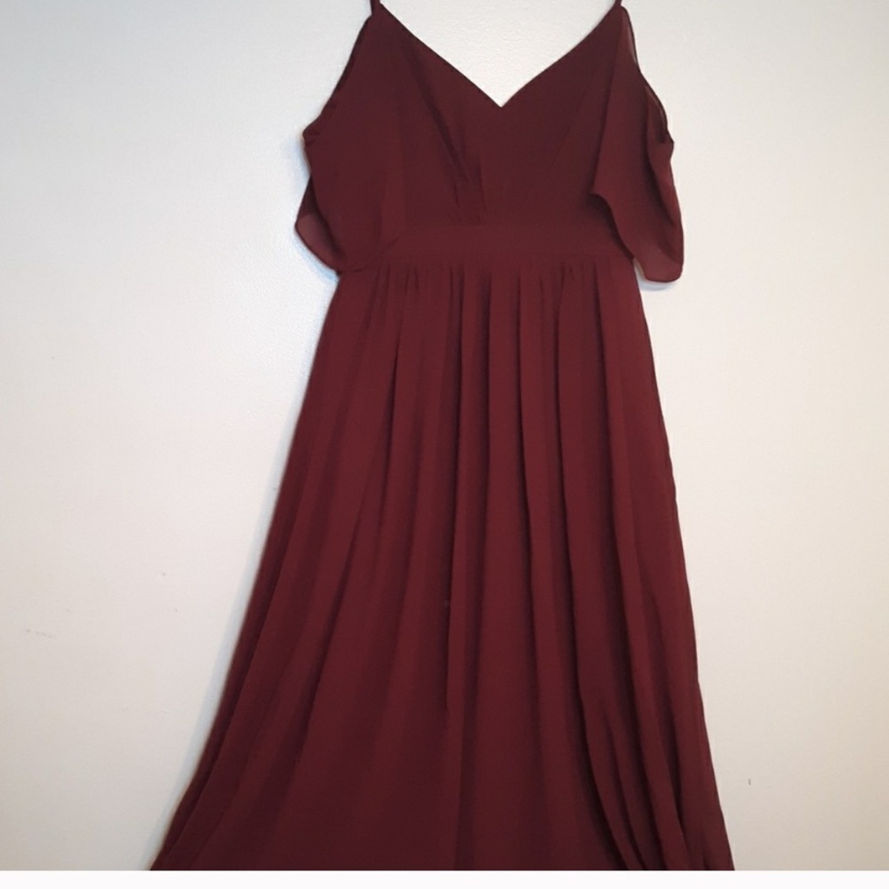 Lulu’s cold shoulder maxi - Picture 3 of 8